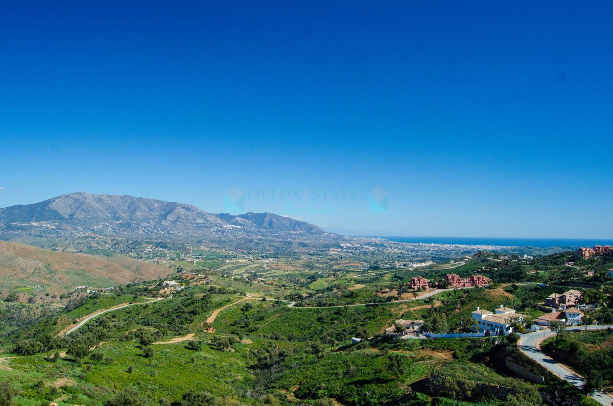 Residential Plot for sale in La Mairena, Marbella East