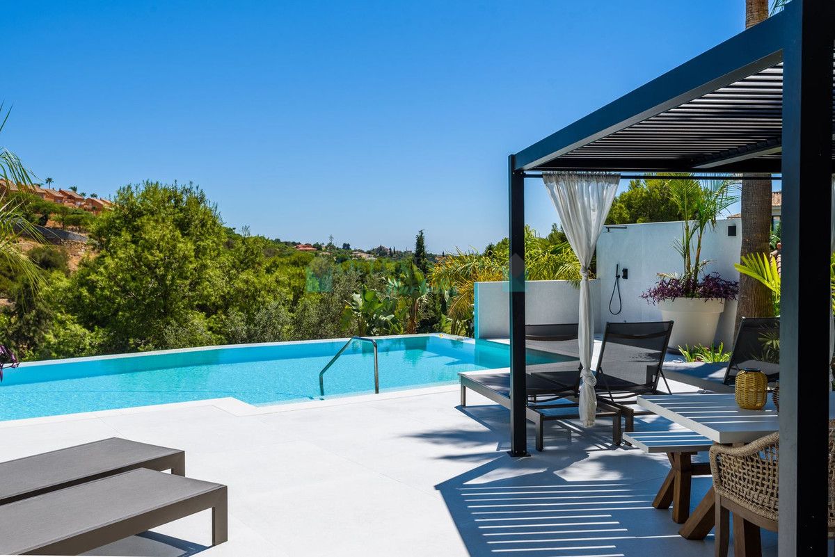 Villa for sale in Elviria, Marbella East