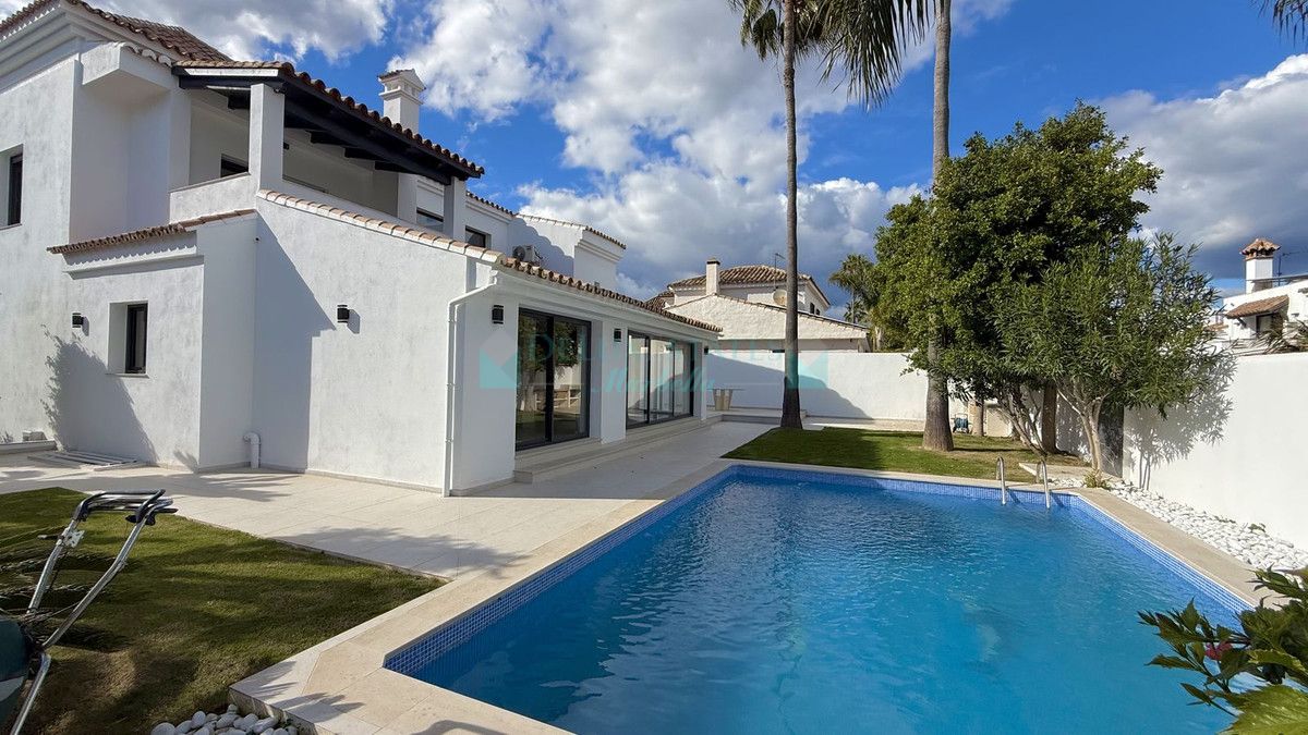 Villa en alquiler en Nueva Andalucia