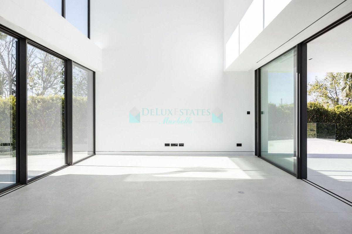 Semi Detached Villa for sale in Marbella Golden Mile