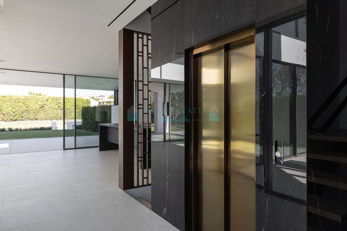 Semi Detached Villa for sale in Marbella Golden Mile