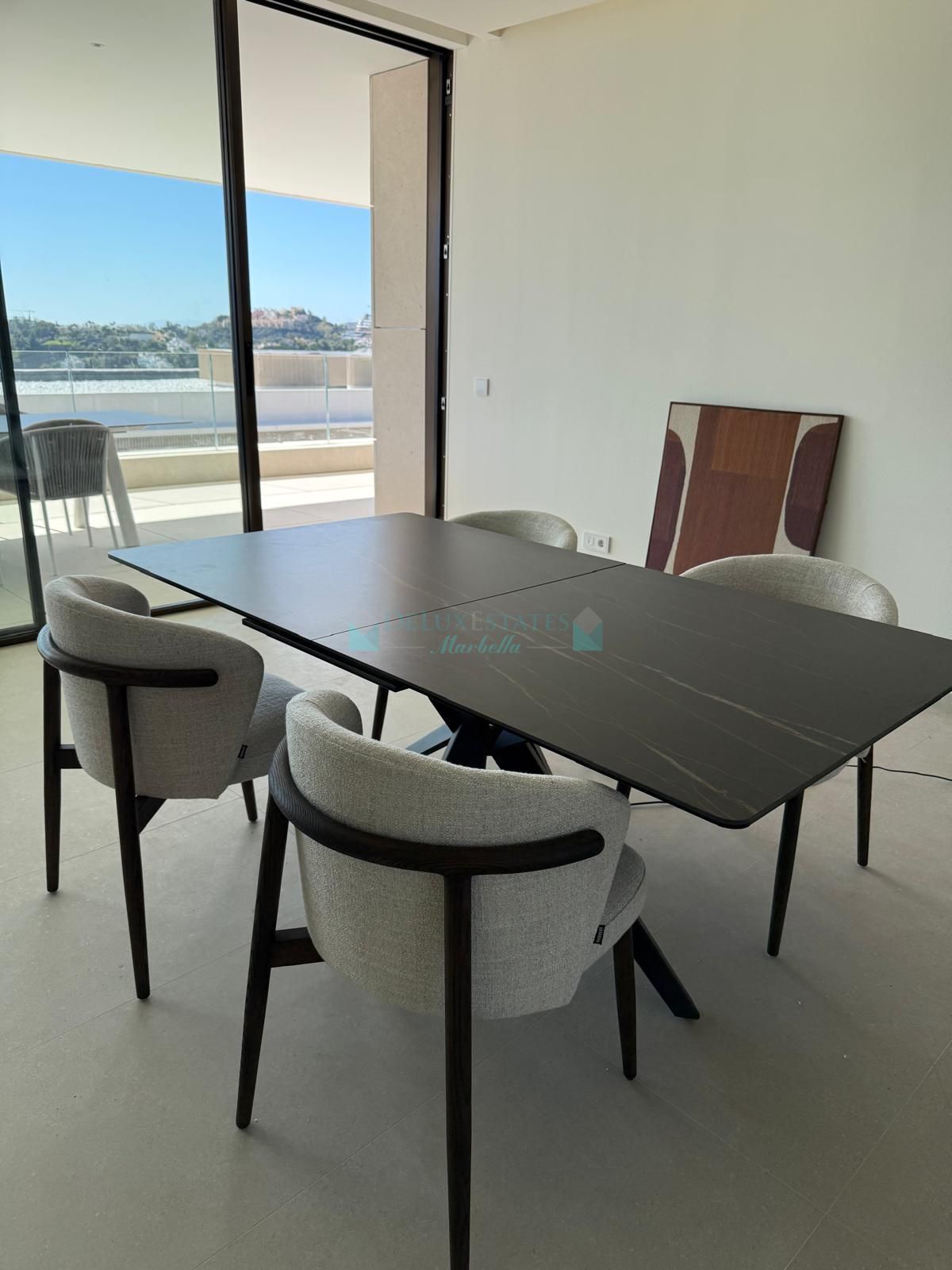 Apartment for sale in Benahavis