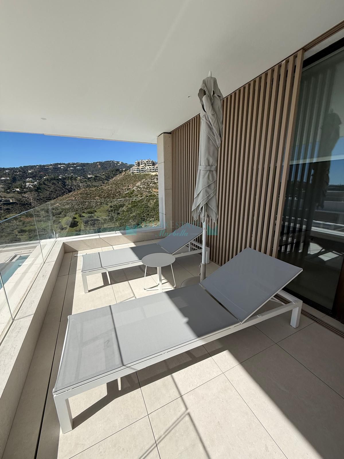 Apartment for sale in Benahavis