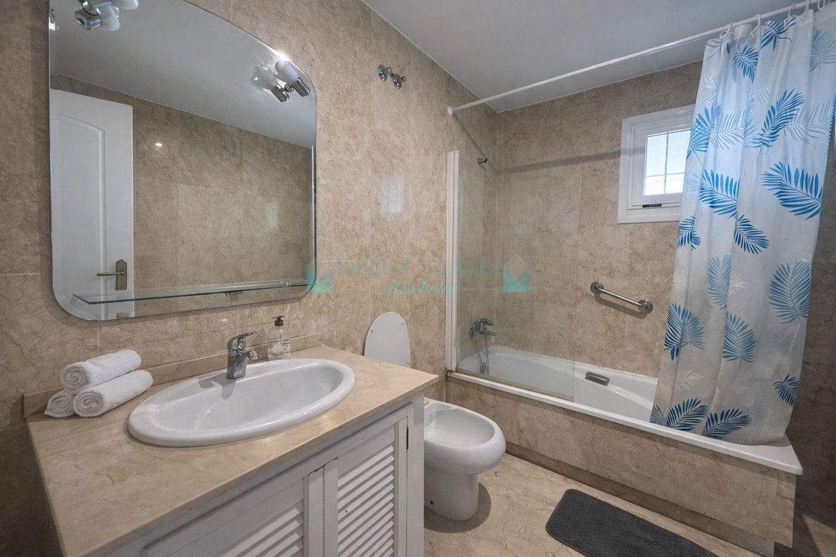 Apartment for sale in Guadalmina Alta, San Pedro de Alcantara