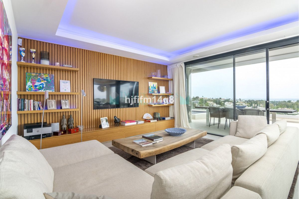 Penthouse for sale in Nueva Andalucia