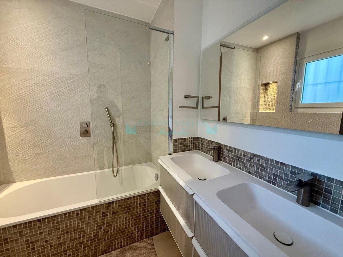 Ground Floor Apartment for rent in Nueva Andalucia