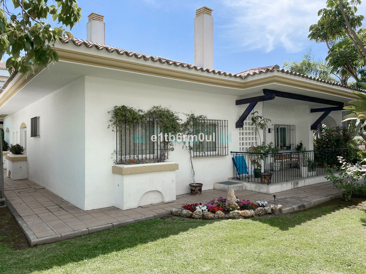 Villa for sale in Marbella Golden Mile