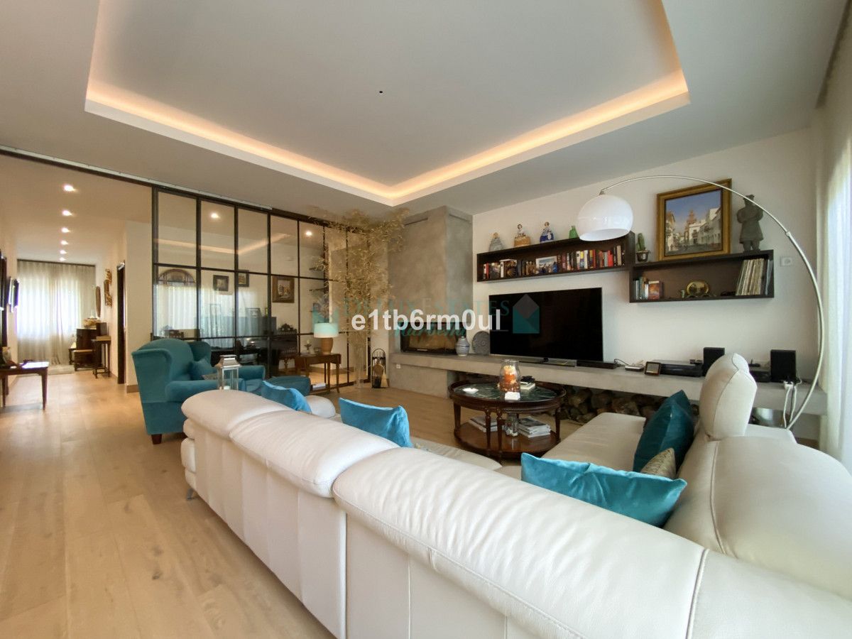 Villa for sale in Marbella Golden Mile