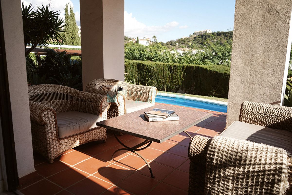 Villa for sale in Los Arqueros, Benahavis