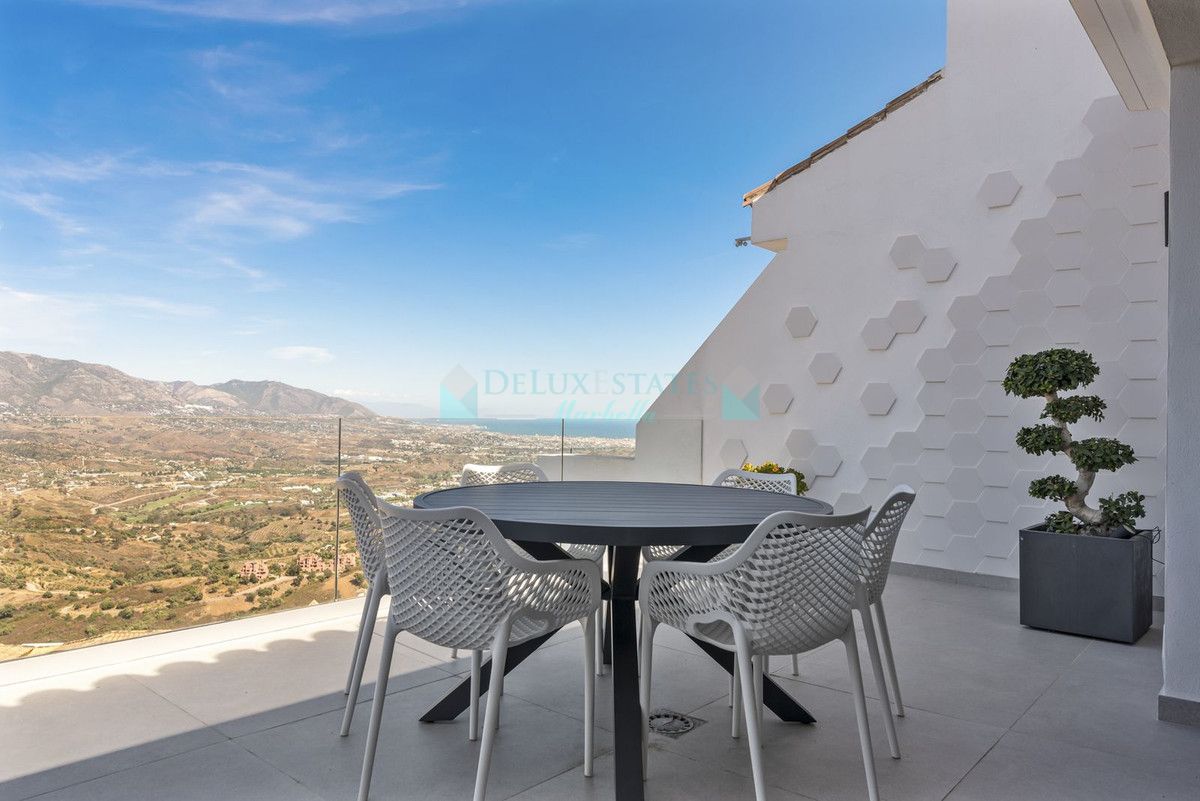 Town House for sale in La Mairena, Marbella East