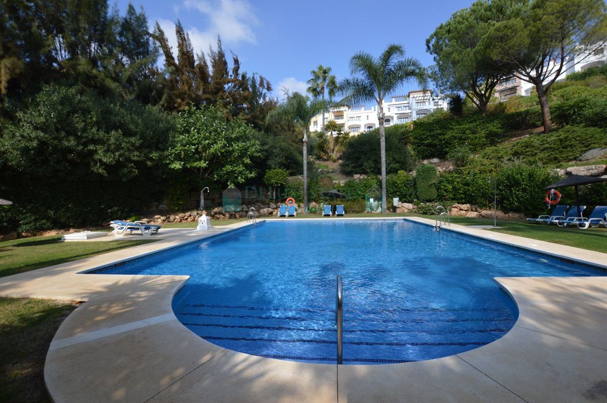 Apartment for sale in Los Arqueros, Benahavis