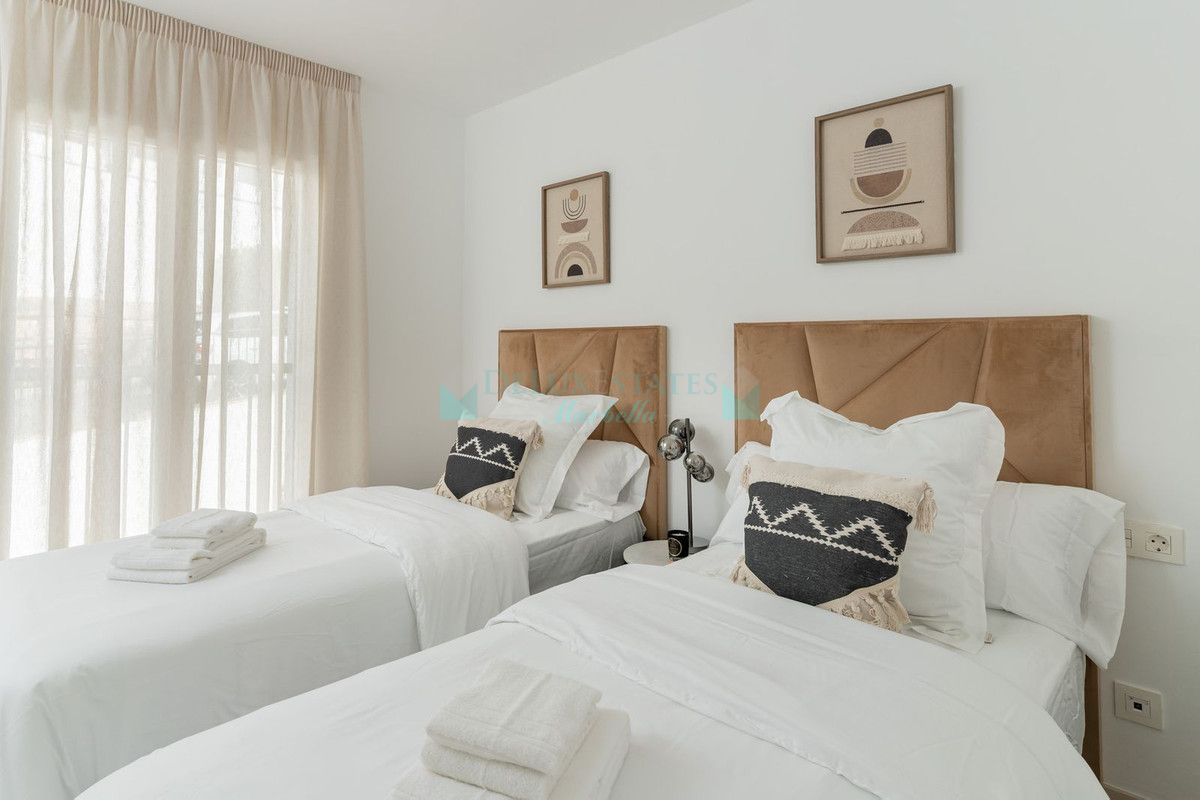 Ático en alquiler en El Paraiso, Estepona