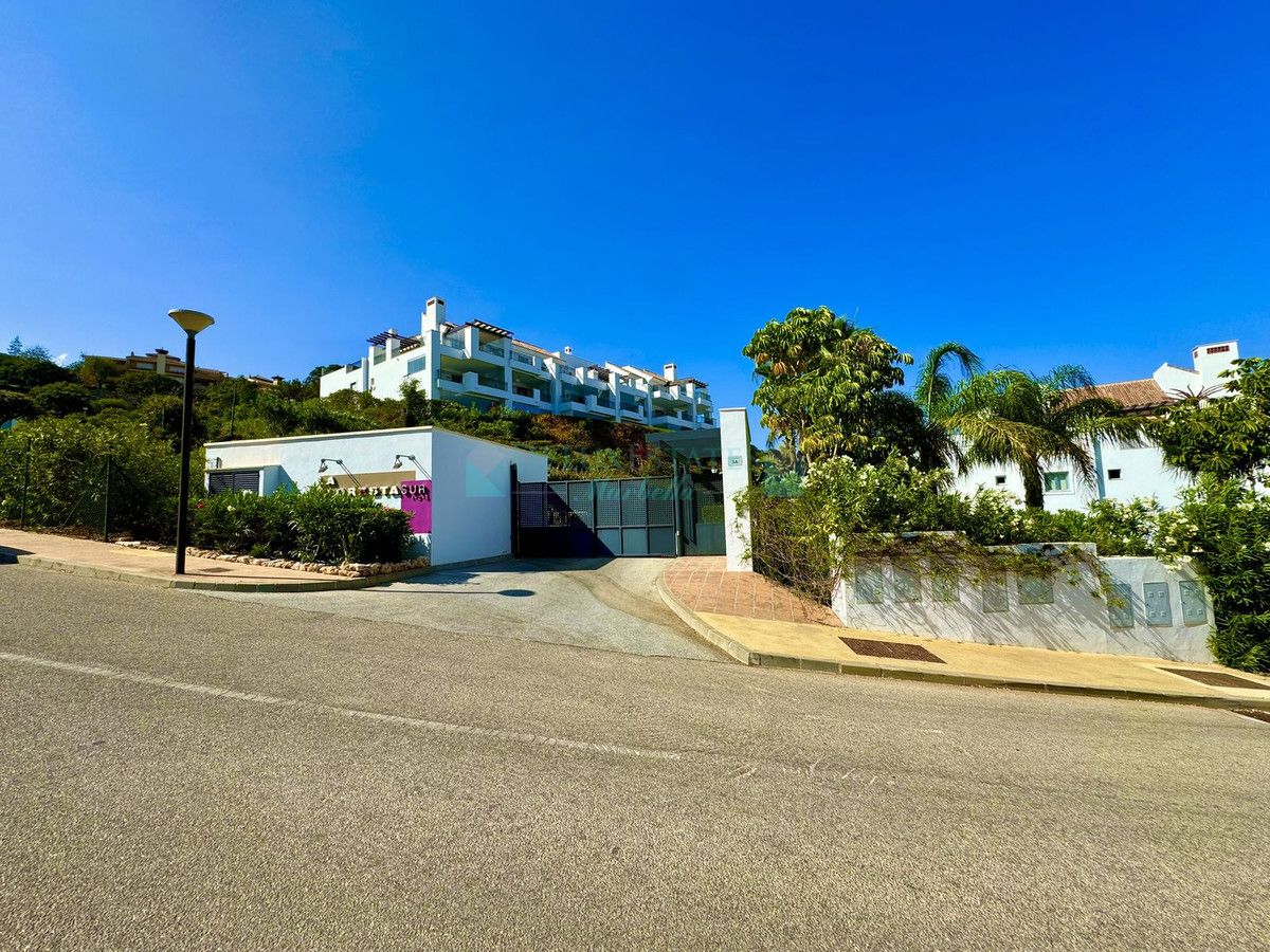 Ground Floor Apartment for sale in La Mairena, Marbella East