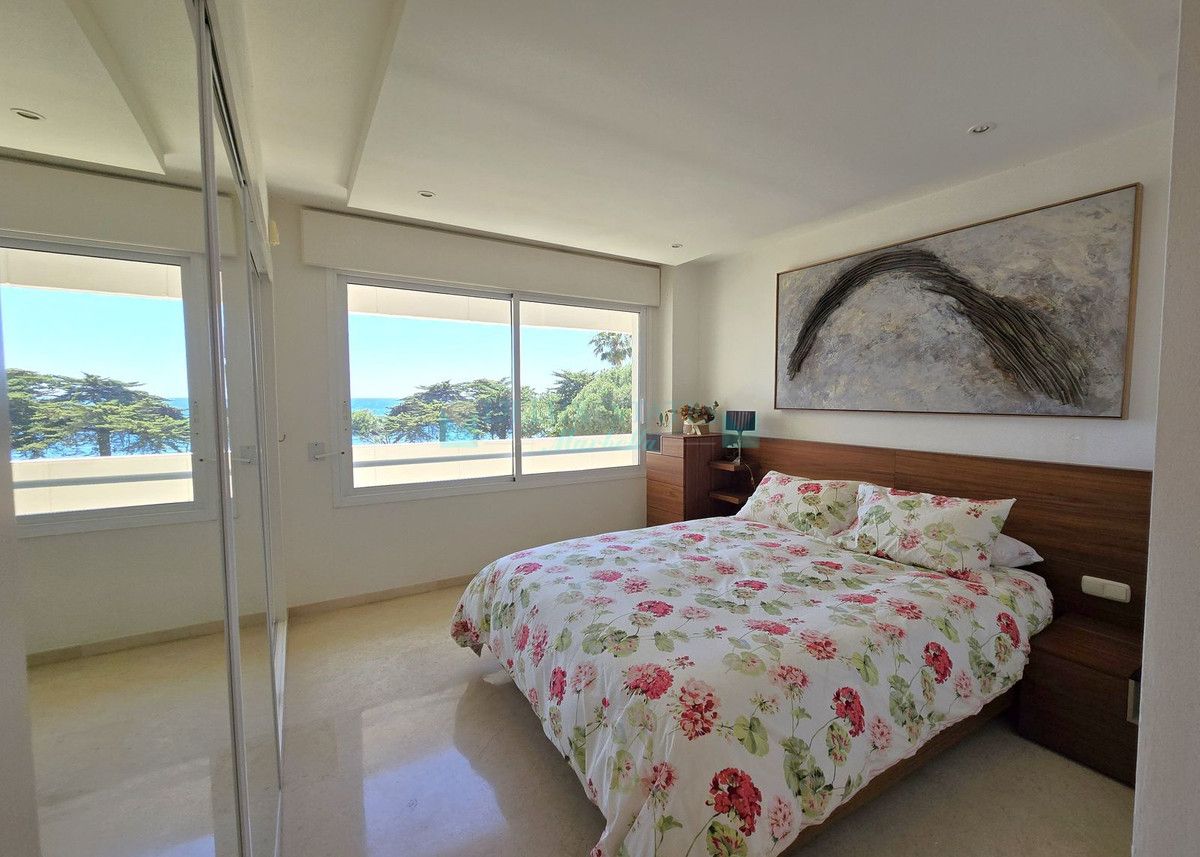 Apartment for sale in Estepona