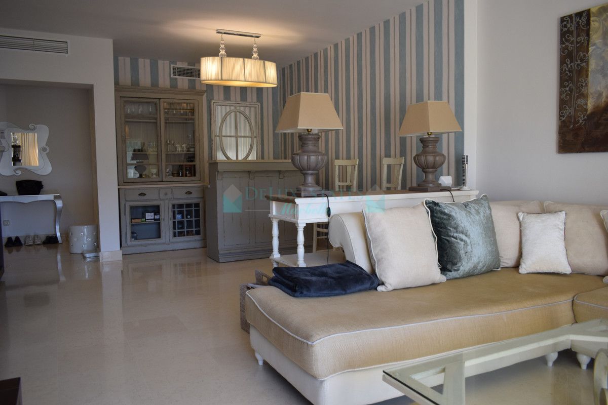 Apartamento en alquiler en Benahavis