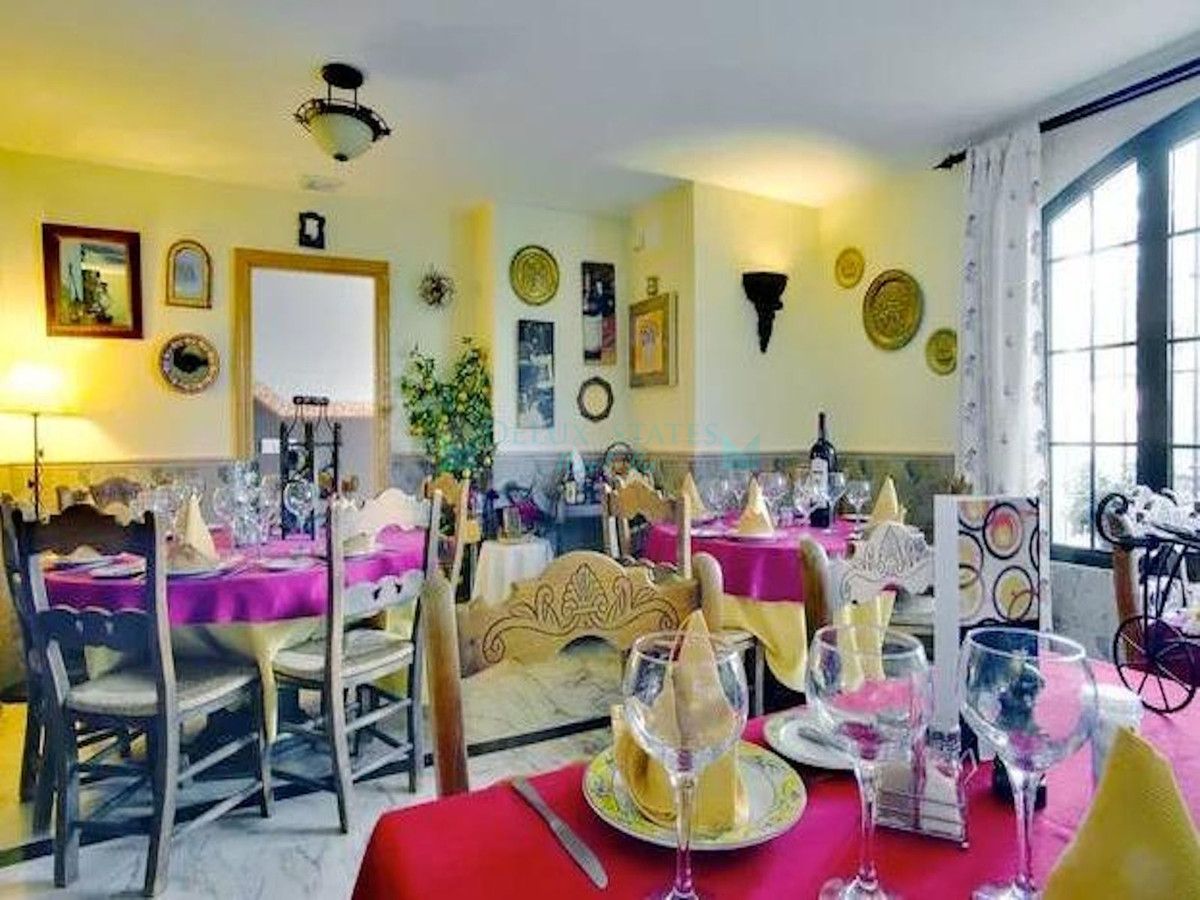 Hotel for sale in Estepona