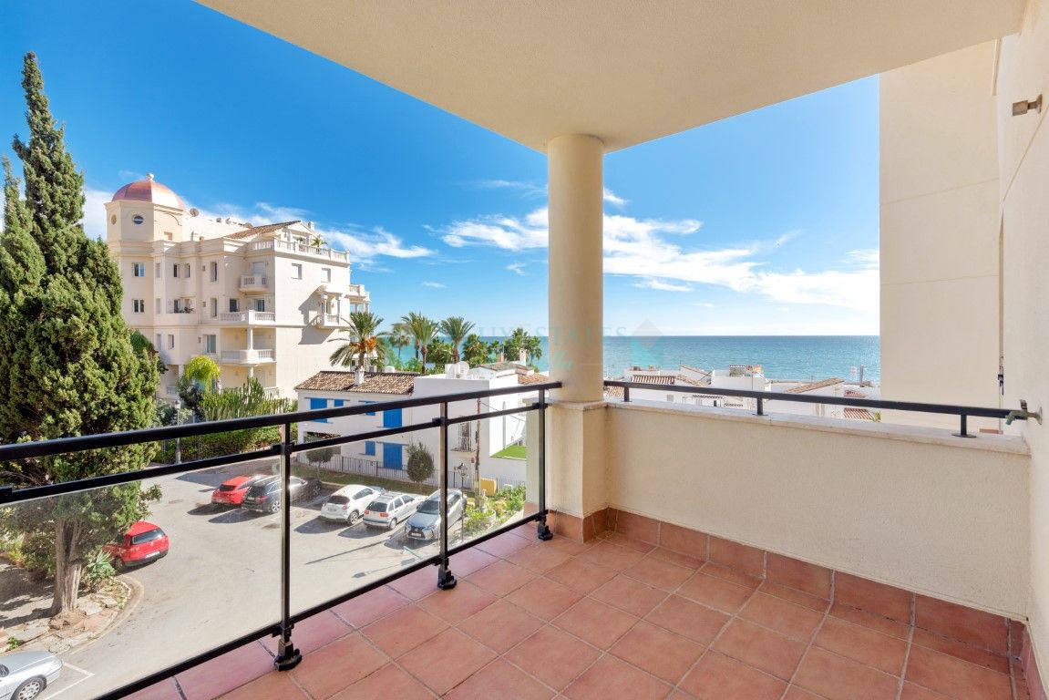 Apartment for sale in Estepona