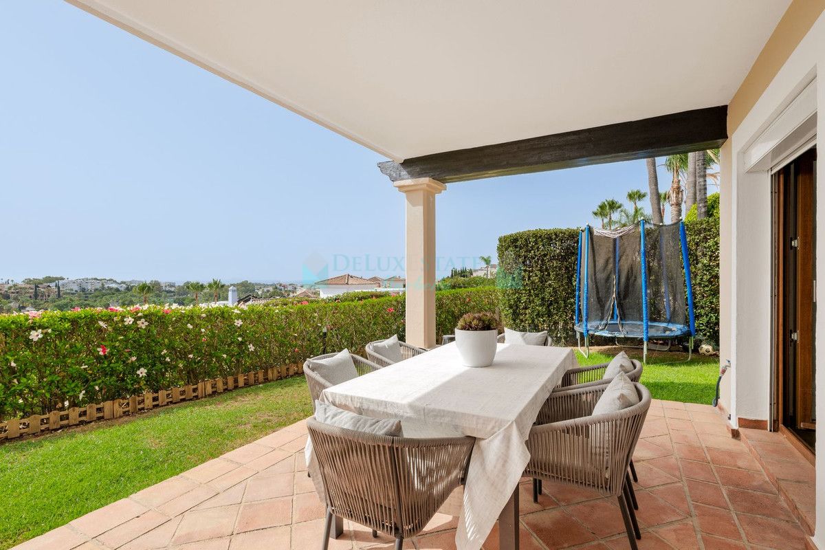 Town House for sale in El Paraiso, Estepona