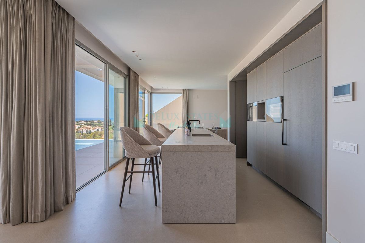 Villa en venta en New Golden Mile, Estepona