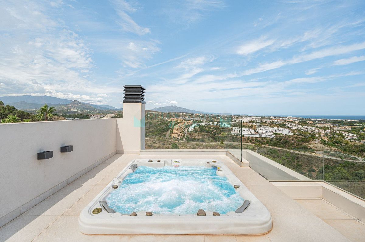 Villa en venta en New Golden Mile, Estepona