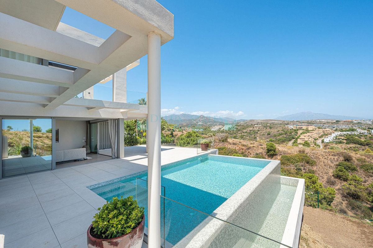 Villa en venta en New Golden Mile, Estepona