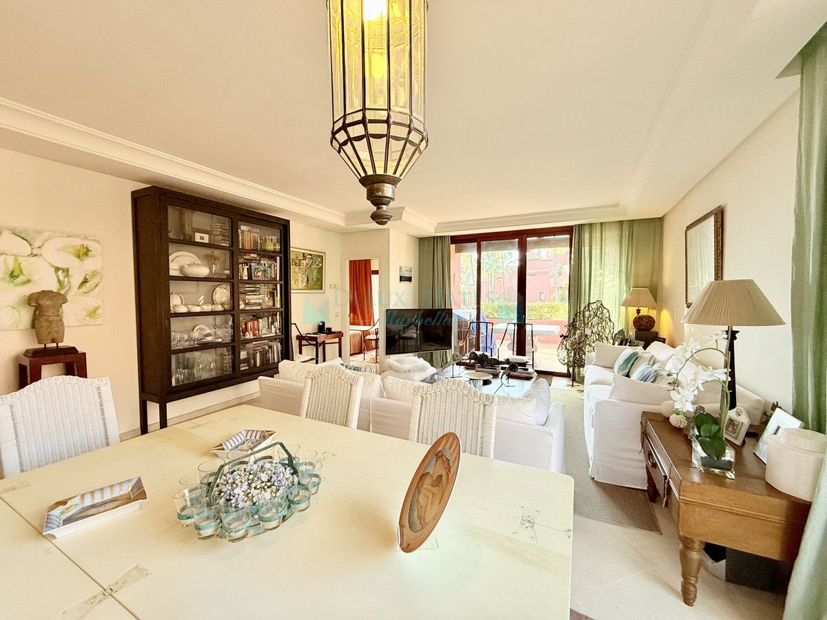 Apartment for sale in Estepona