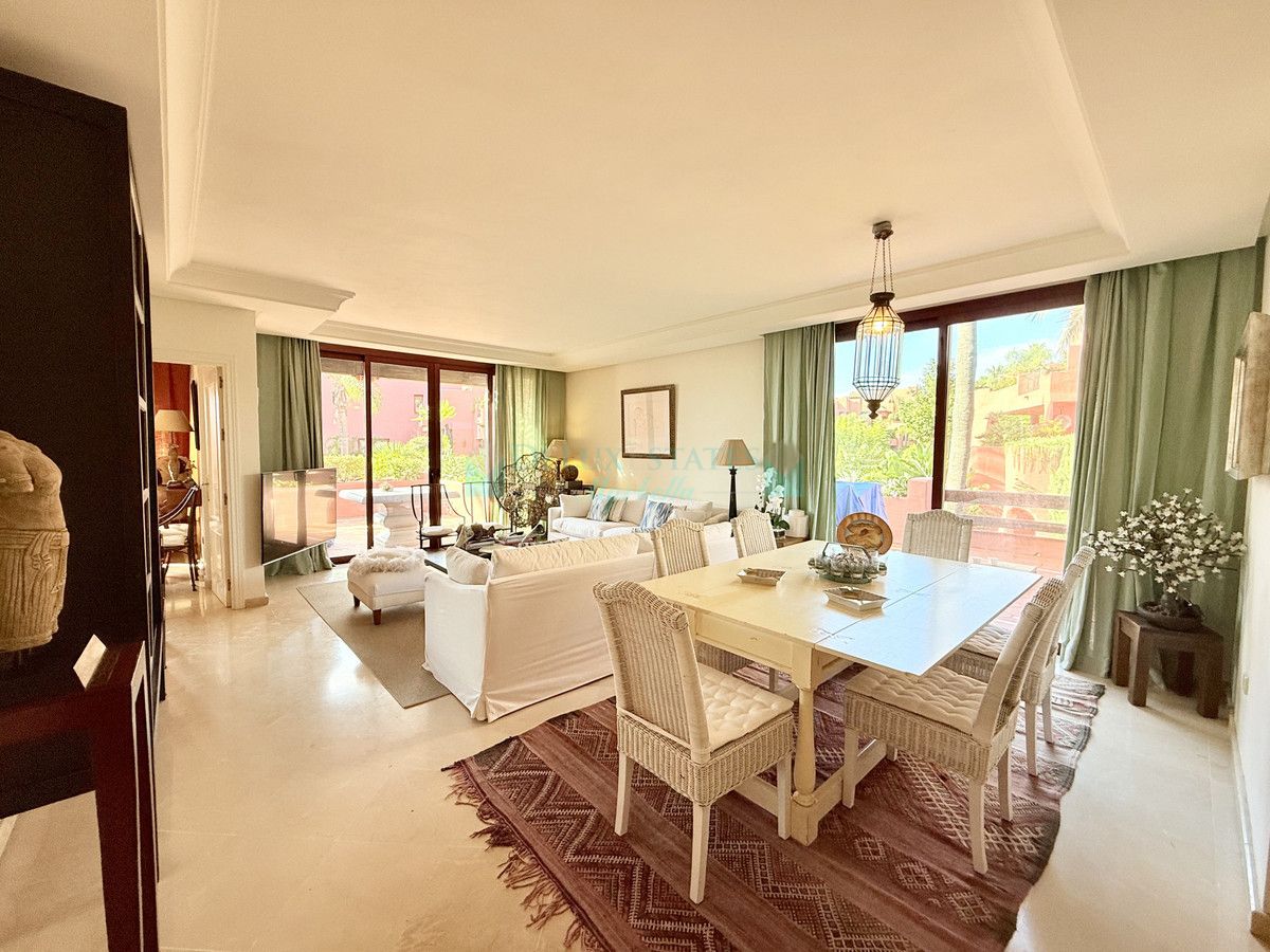 Apartment for sale in Estepona