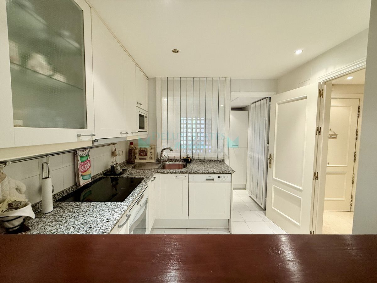 Apartment for sale in Estepona