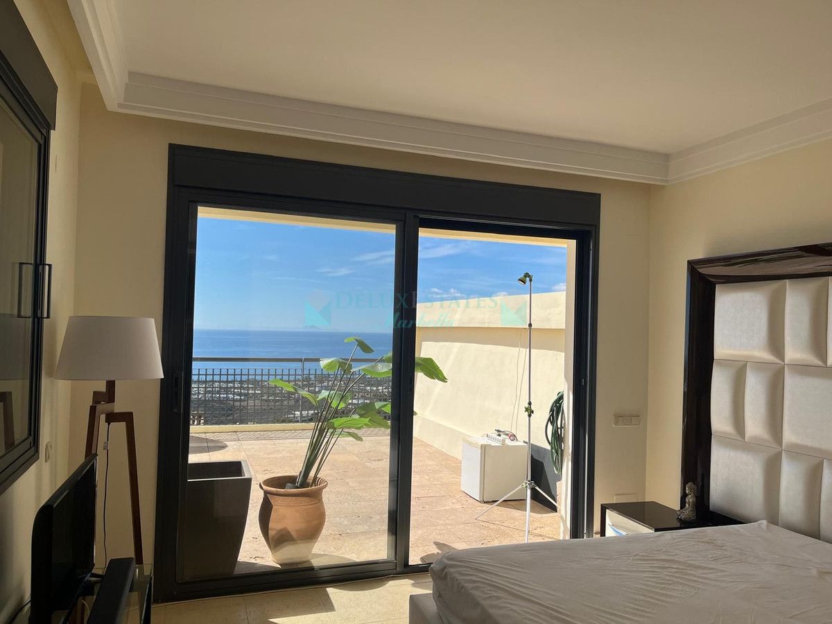 Apartamento en alquiler en Los Altos de los Monteros, Marbella Este