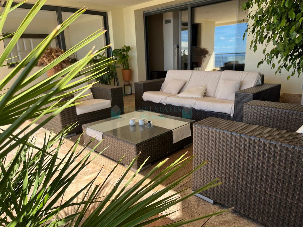 Apartamento en alquiler en Los Altos de los Monteros, Marbella Este