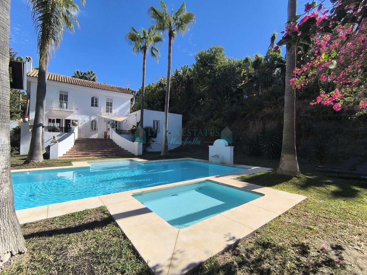 Villa for rent in Estepona