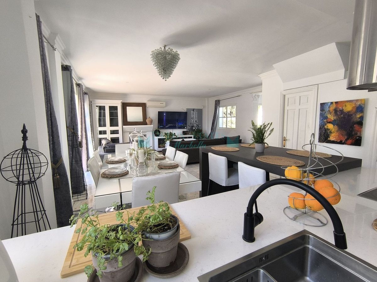 Villa for rent in Estepona