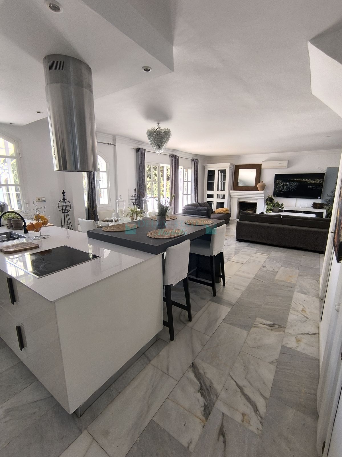 Villa for rent in Estepona