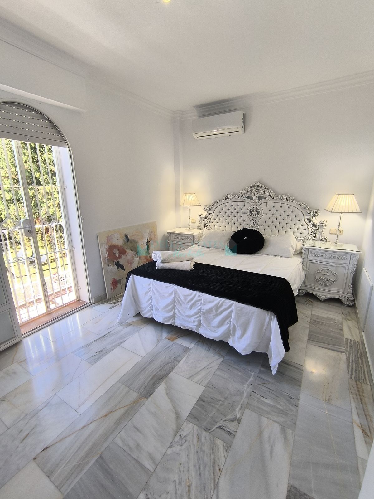 Villa for rent in Estepona