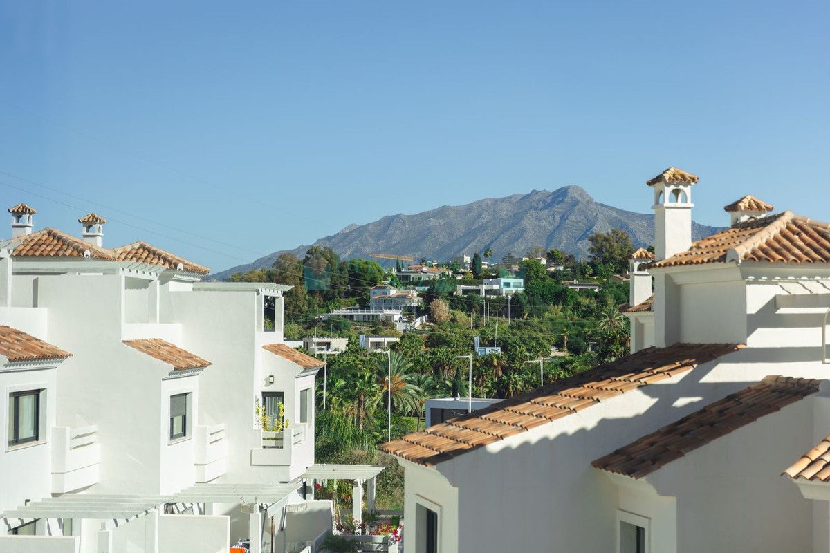 Town House for rent in El Paraiso, Estepona