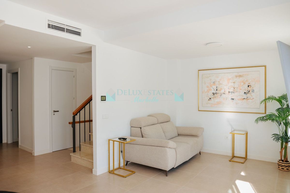 Adosado en alquiler en El Paraiso, Estepona