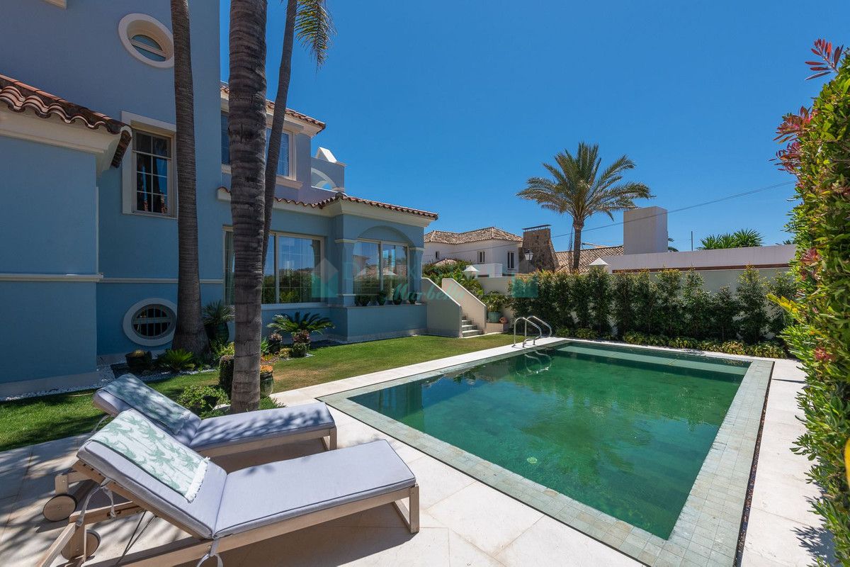 Villa for sale in Marbella - Puerto Banus