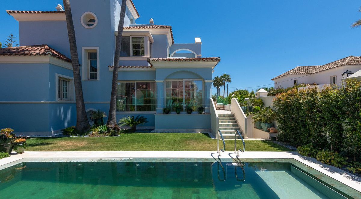 Villa for sale in Marbella - Puerto Banus