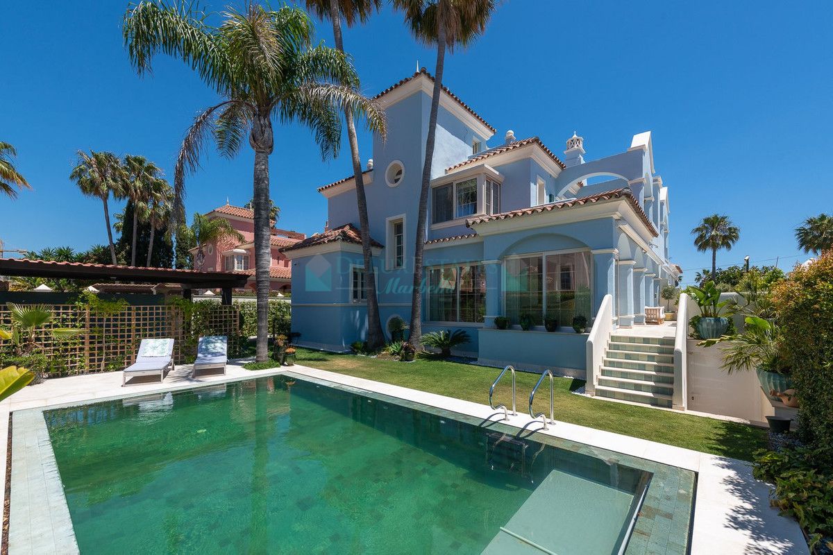 Villa for sale in Marbella - Puerto Banus