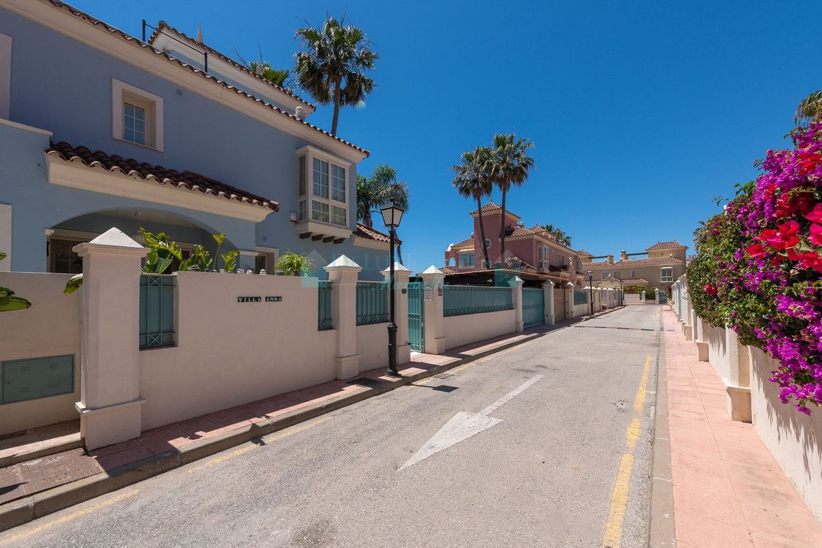 Villa for sale in Marbella - Puerto Banus