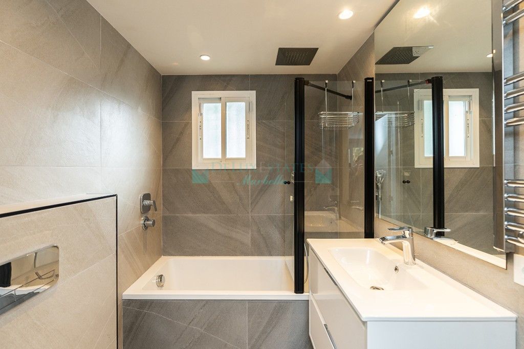 Villa en venta en Marbesa, Marbella Este