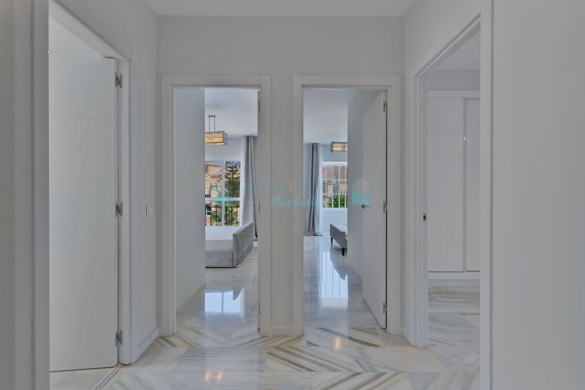 Ático en venta en Bel Air, Estepona