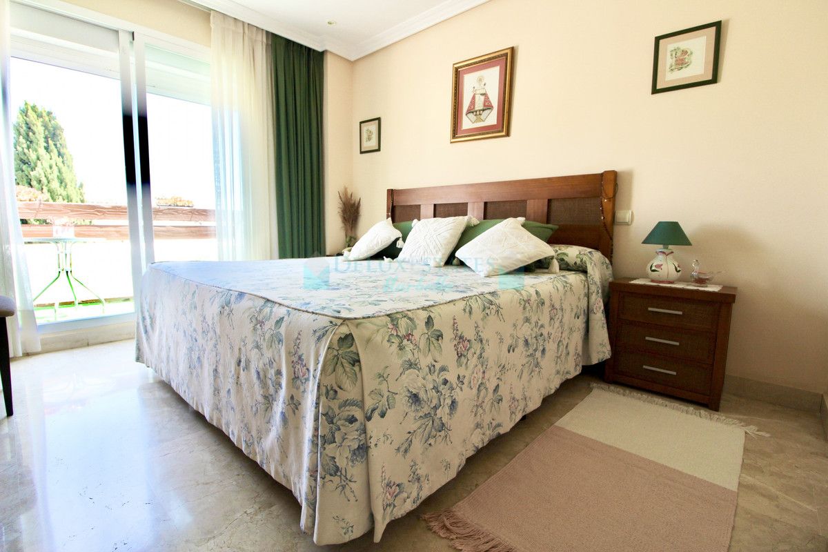 Town House for sale in Estepona