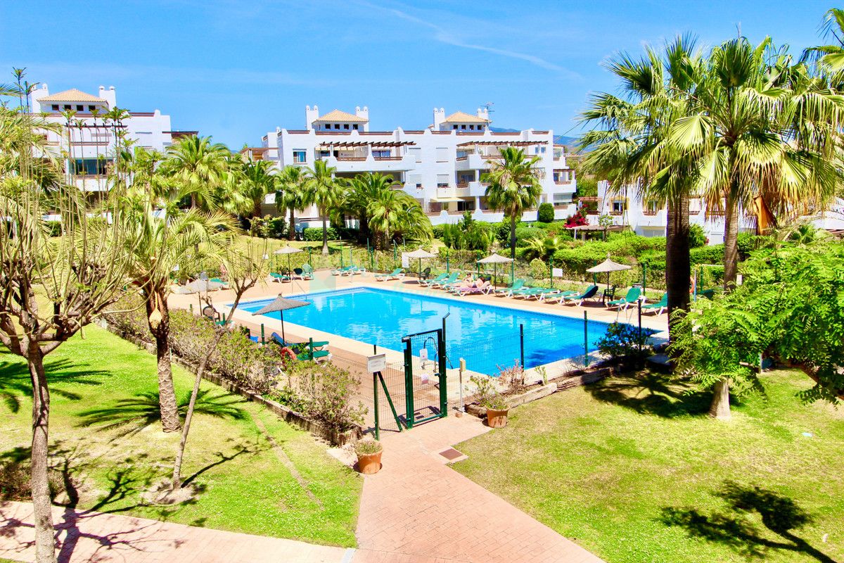 Town House for sale in Estepona