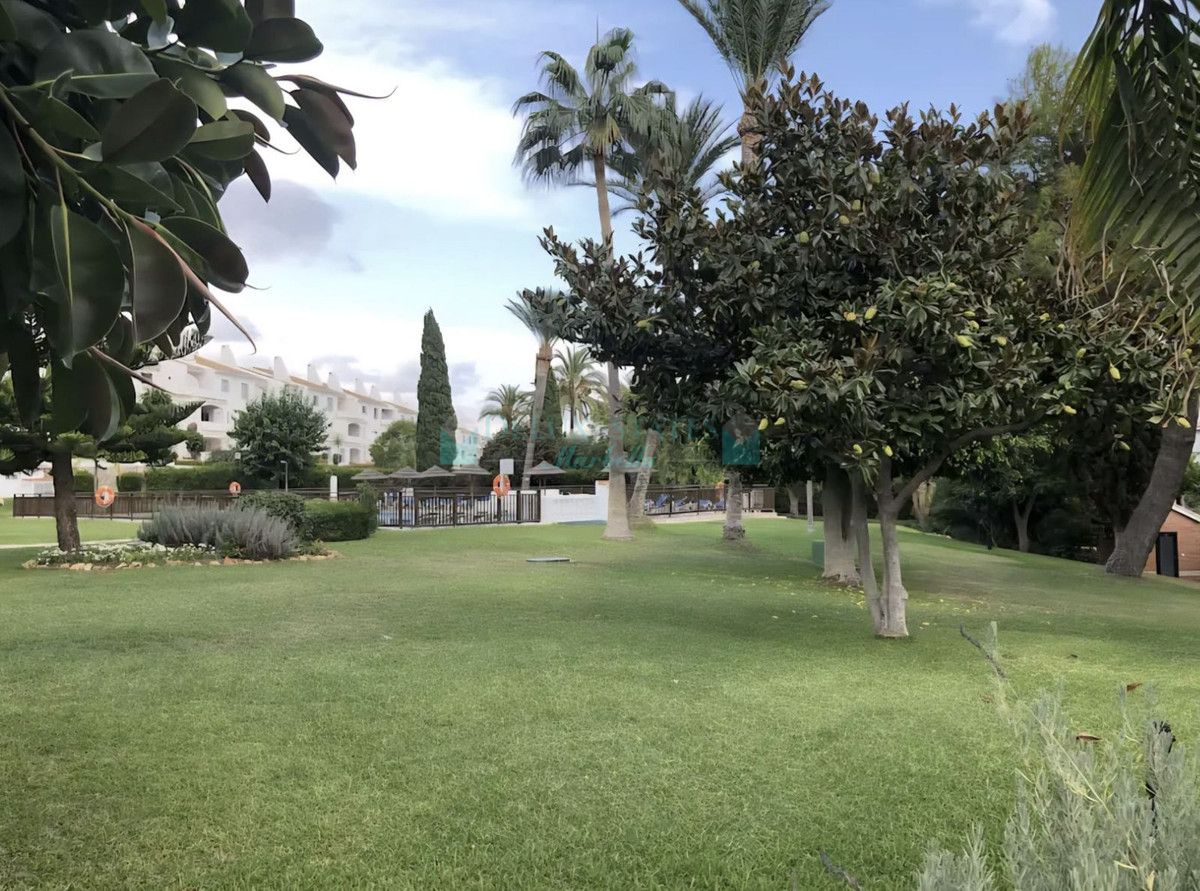 Ático en alquiler en Nueva Andalucia