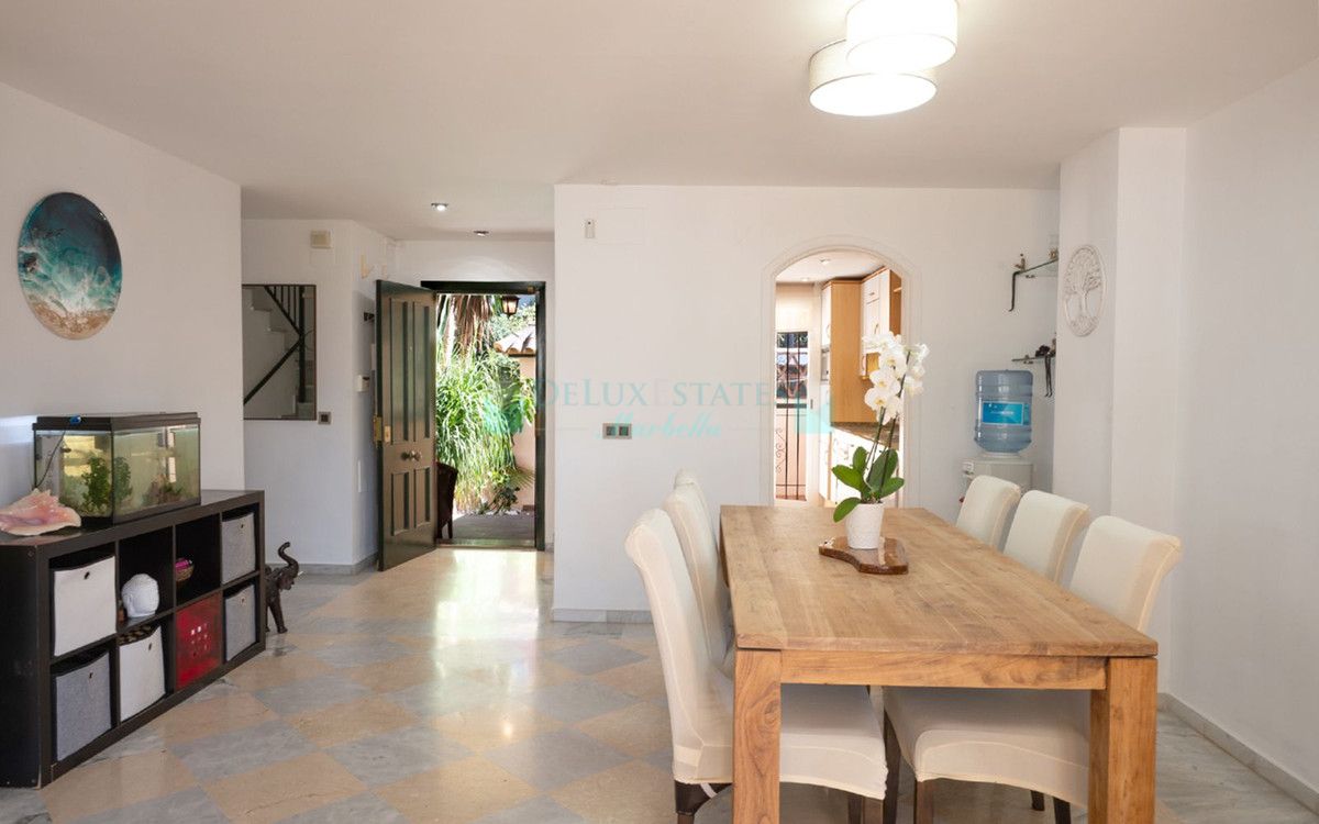 Villa Pareada en venta en Guadalmina Alta, San Pedro de Alcantara