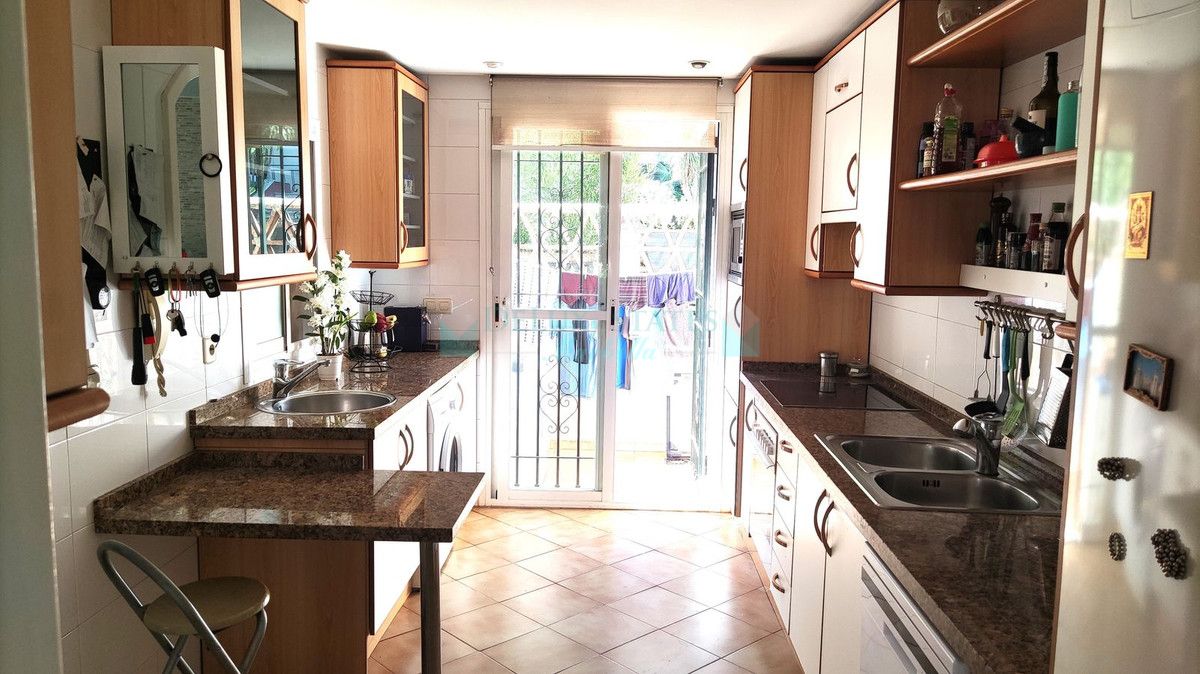 Villa Pareada en venta en Guadalmina Alta, San Pedro de Alcantara