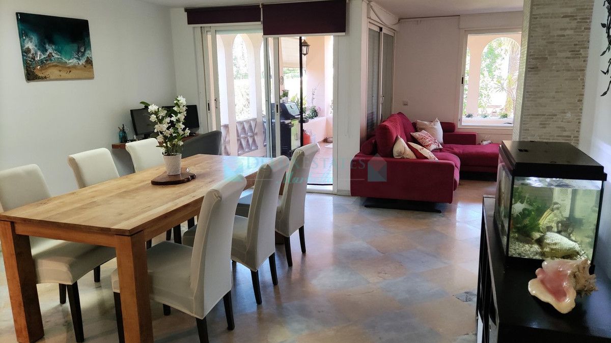 Villa Pareada en venta en Guadalmina Alta, San Pedro de Alcantara