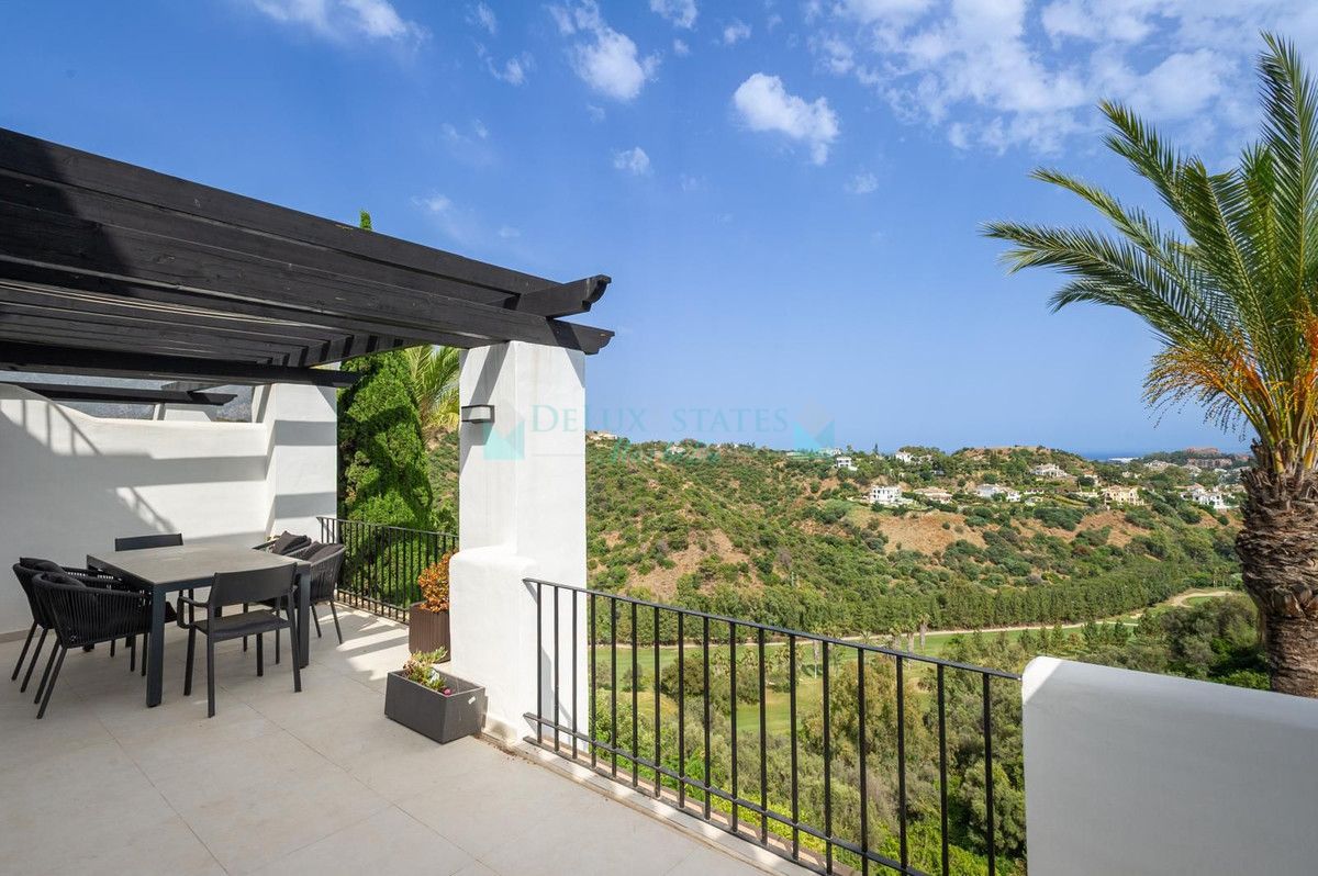Penthouse for sale in La Quinta, Benahavis