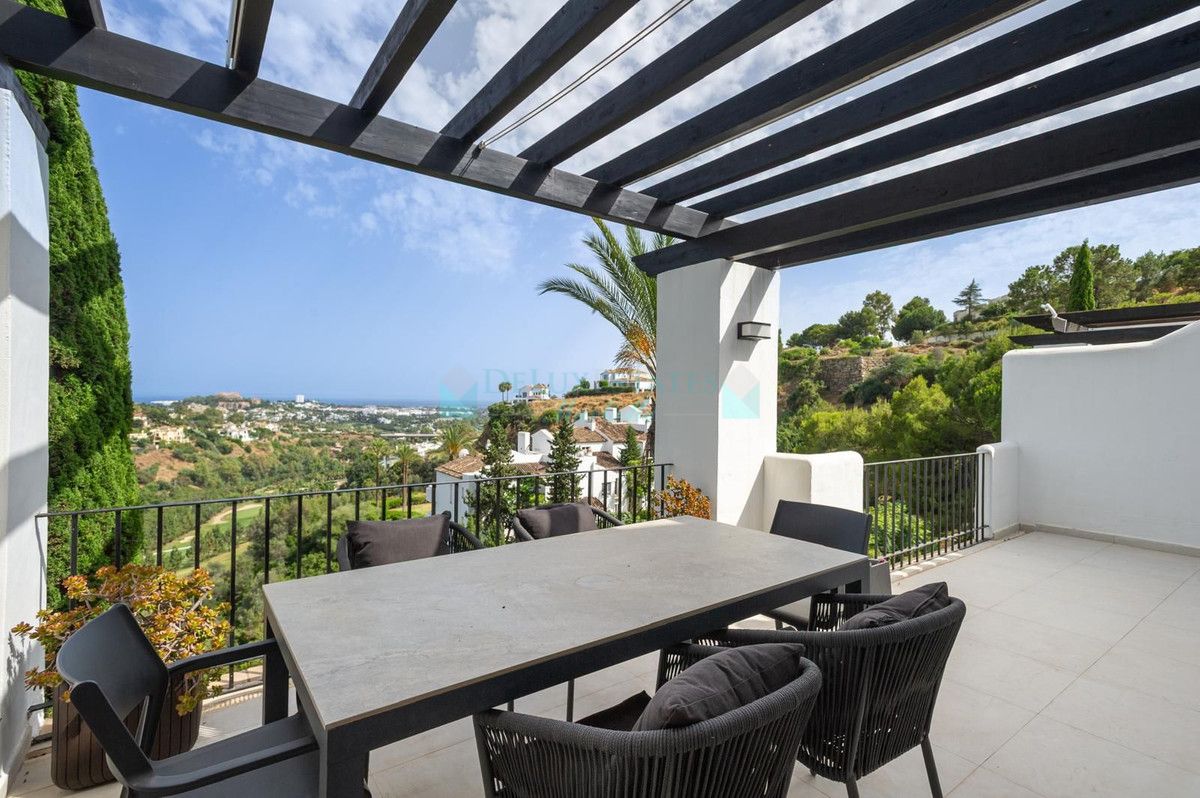 Penthouse for sale in La Quinta, Benahavis